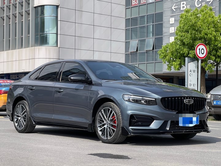 Фото 3 - Geely Preface