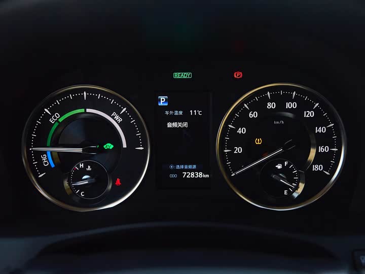 Фото 14 - Toyota Vellfire