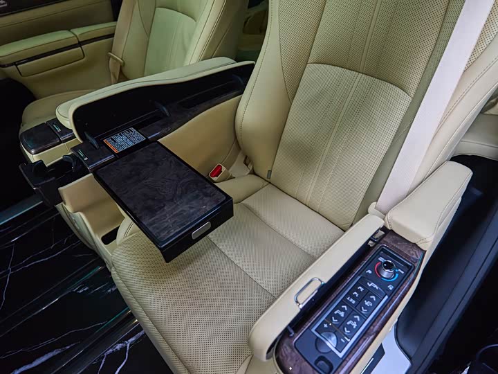 Фото 17 - Toyota Vellfire