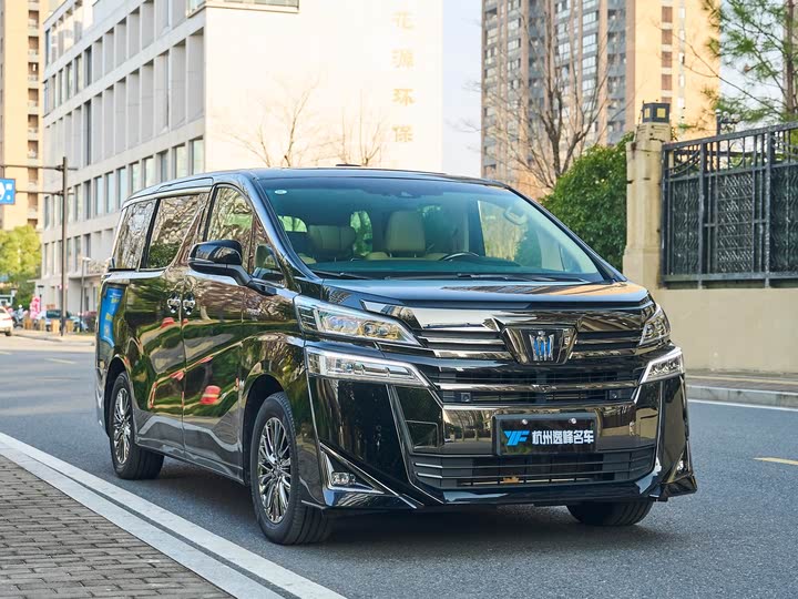 Фото 3 - Toyota Vellfire