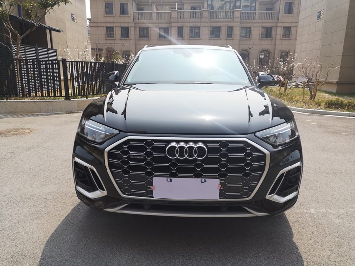 Фото 3 - Audi Q5L