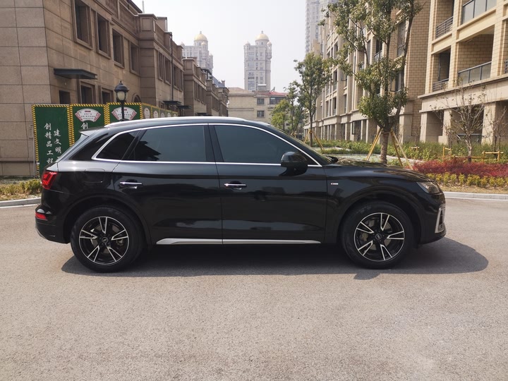 Фото 4 - Audi Q5L