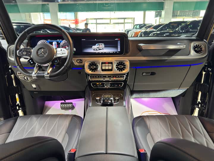 Фото 10 - Mercedes-Benz G-Class AMG