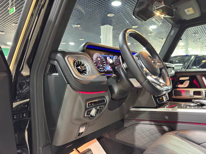 Фото 14 - Mercedes-Benz G-Class AMG