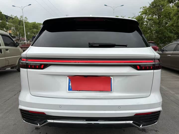 Фото 8 - Geely Monjaro