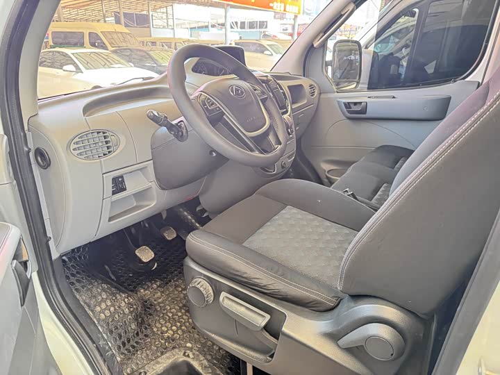 Фото 5 - Maxus V80