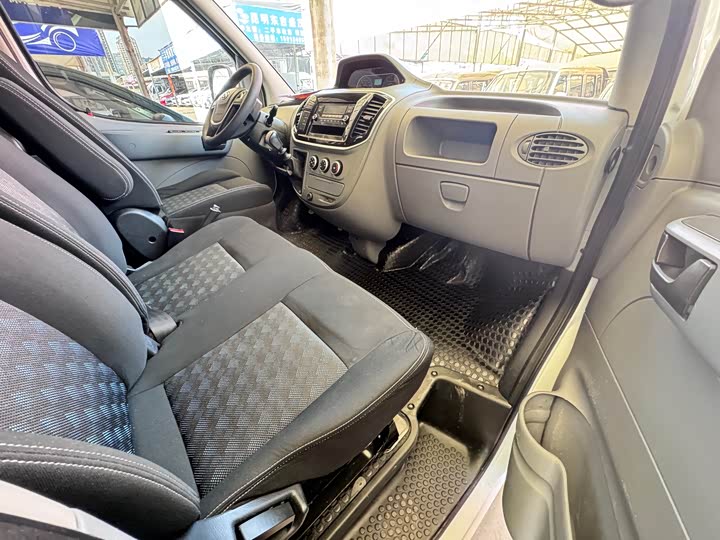 Фото 6 - Maxus V80