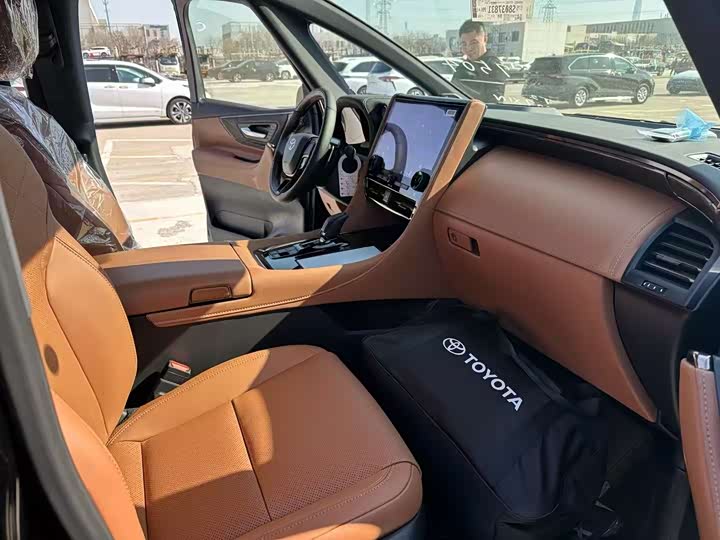 Фото 7 - Toyota Alphard