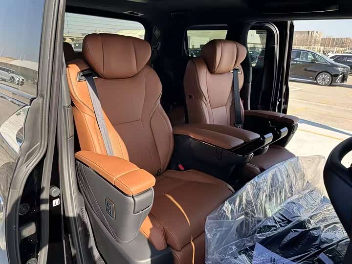 Фото 8 - Toyota Alphard