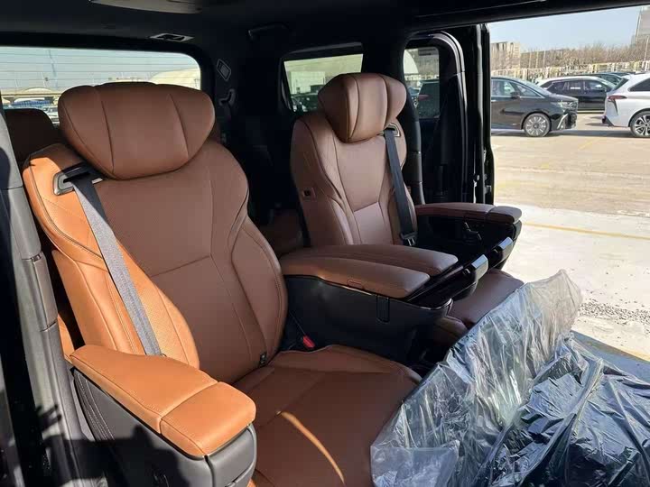 Фото 9 - Toyota Alphard