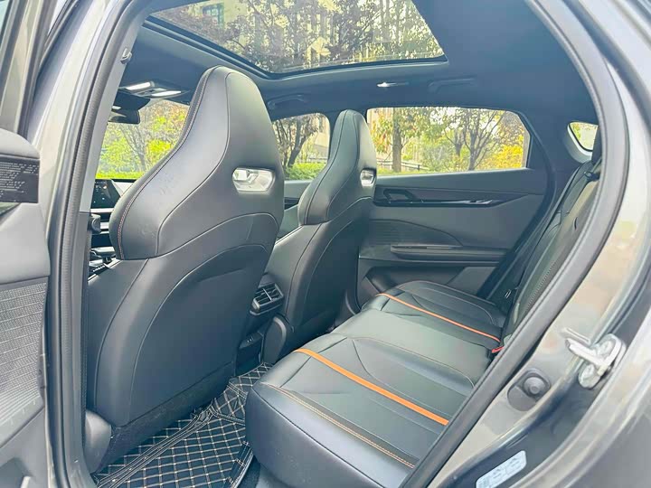 Фото 7 - Changan UNI-V