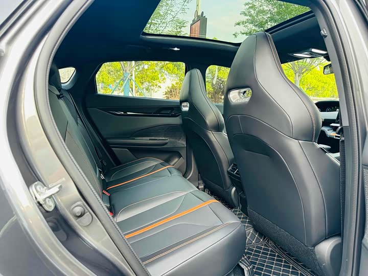 Фото 8 - Changan UNI-V