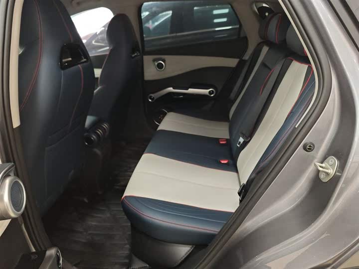 Фото 17 - BYD Yuan Plus