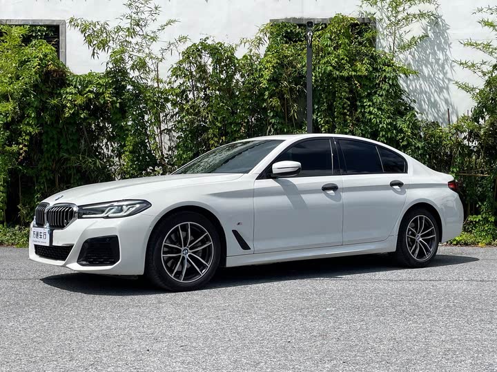 Фото 1 - BMW 5 Series