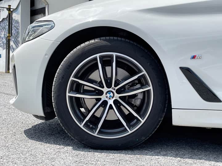 Фото 12 - BMW 5 Series