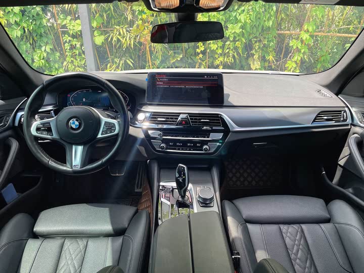 Фото 13 - BMW 5 Series