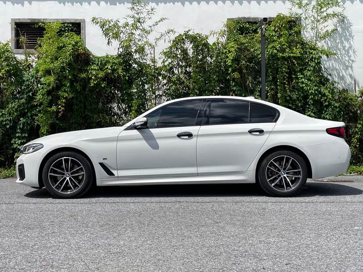 Фото 3 - BMW 5 Series