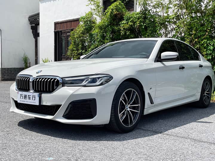 Фото 6 - BMW 5 Series