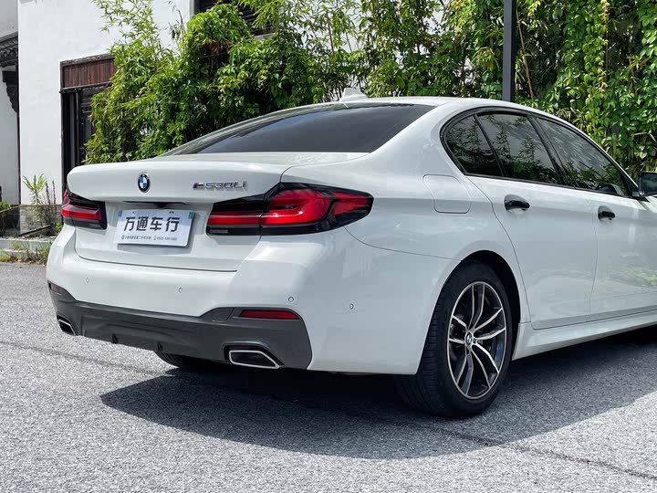 Фото 9 - BMW 5 Series