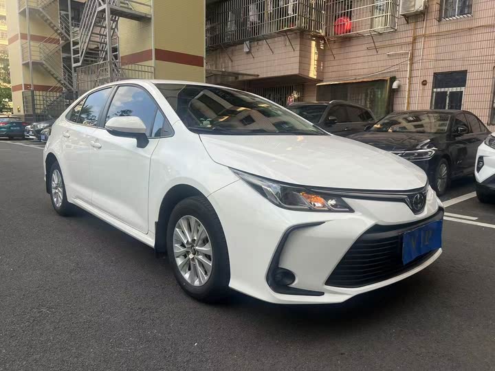 Фото 1 - Toyota Corolla