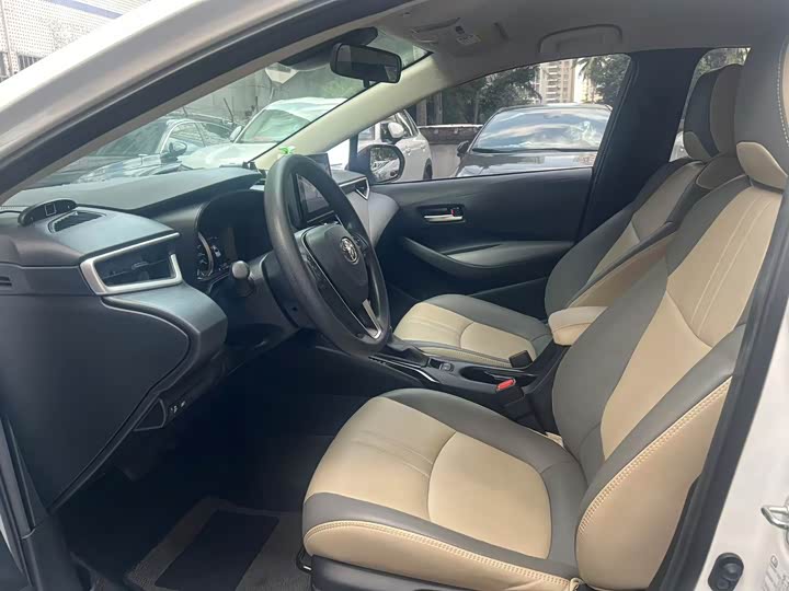 Фото 7 - Toyota Corolla