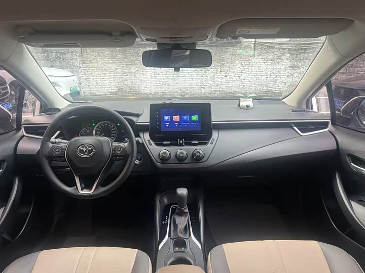 Фото 9 - Toyota Corolla