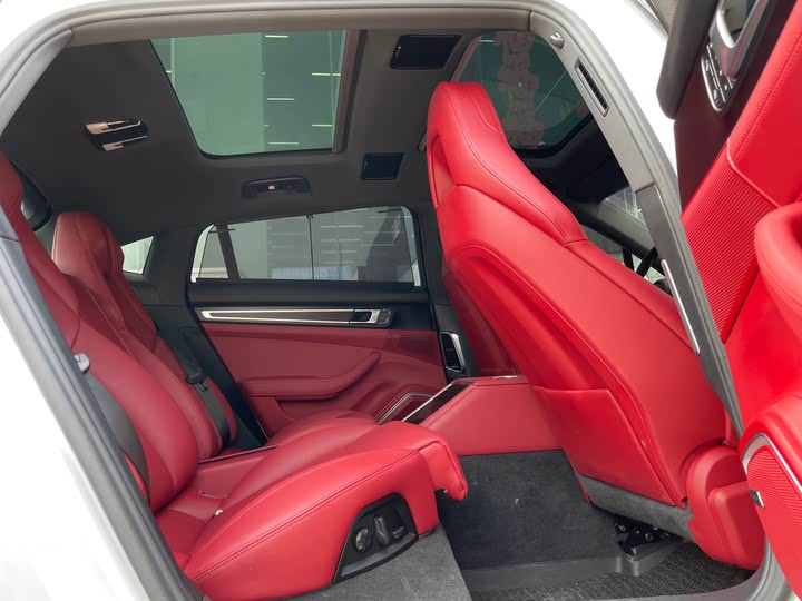 Фото 10 - Porsche Panamera