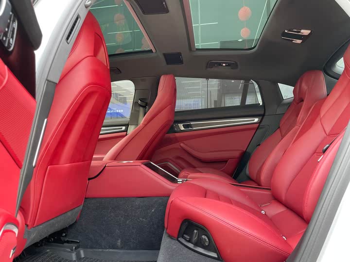 Фото 11 - Porsche Panamera