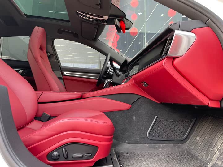 Фото 8 - Porsche Panamera