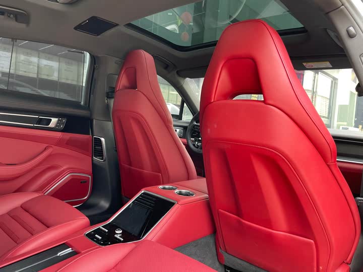 Фото 9 - Porsche Panamera