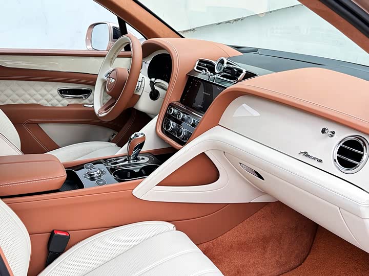 Фото 25 - Bentley Bentayga