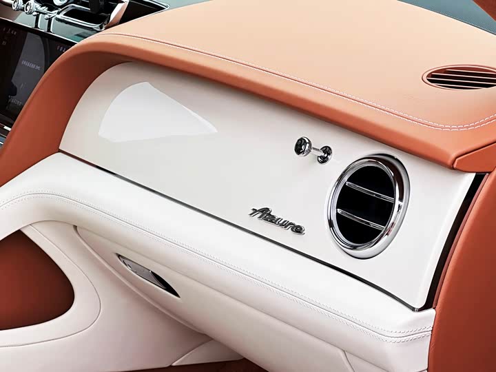 Фото 26 - Bentley Bentayga