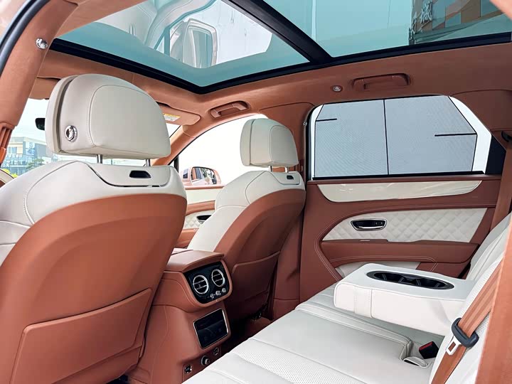 Фото 27 - Bentley Bentayga