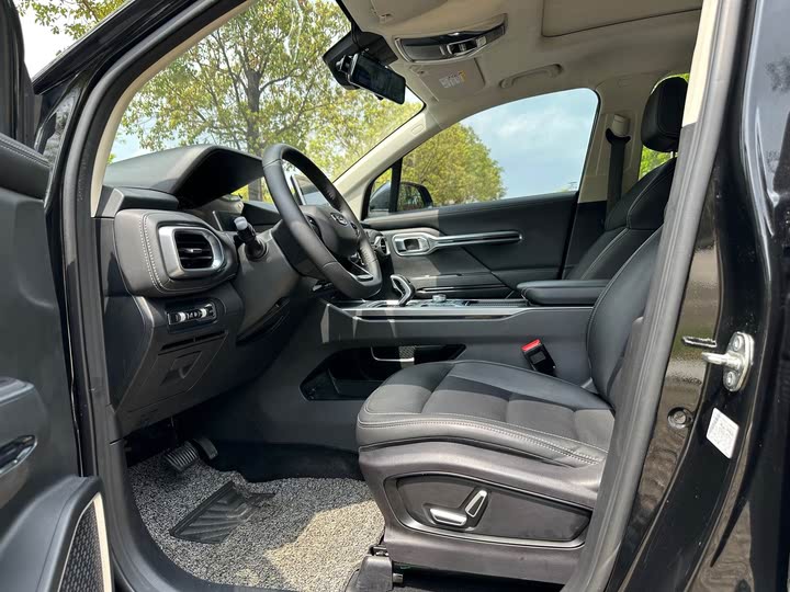 Фото 10 - Geely Okavango