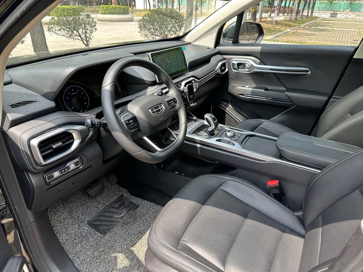 Фото 13 - Geely Okavango