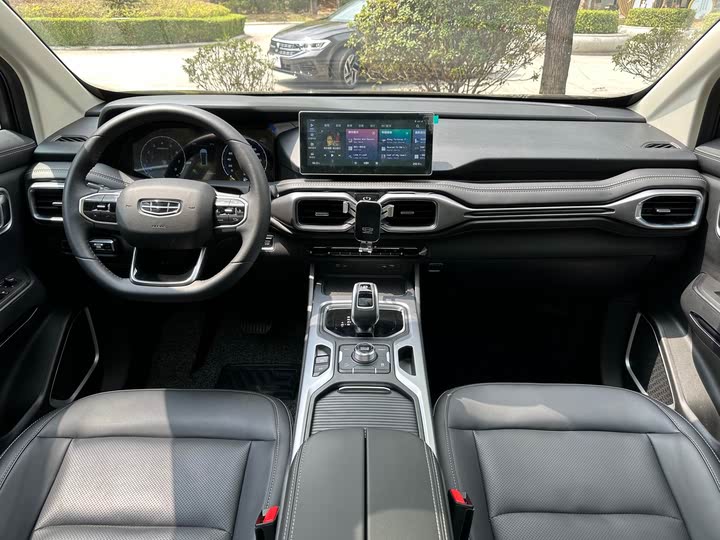 Фото 14 - Geely Okavango