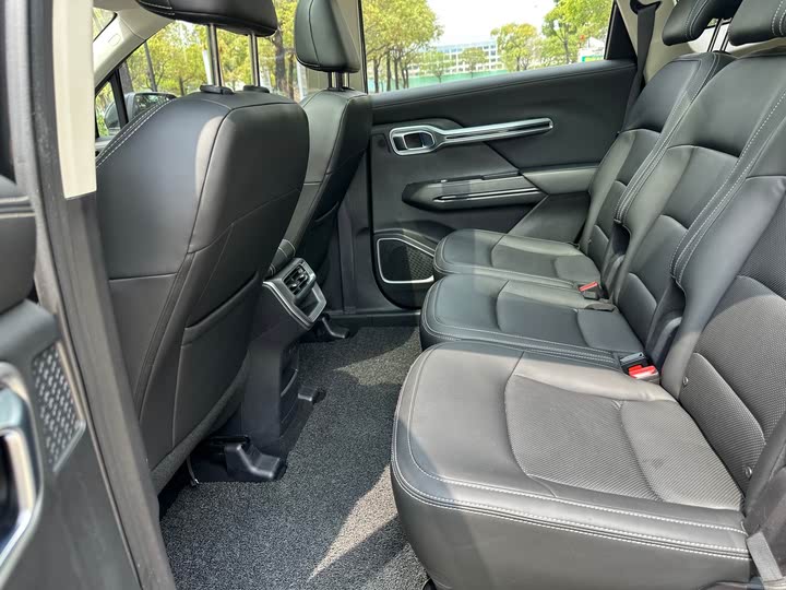 Фото 16 - Geely Okavango