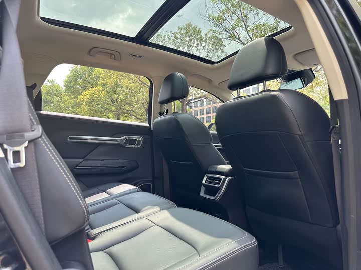 Фото 17 - Geely Okavango