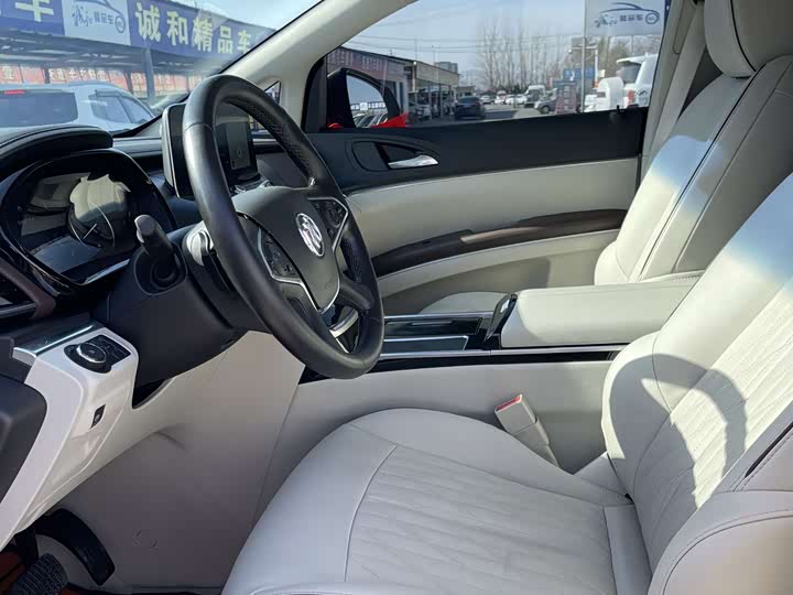 Фото 6 - Buick GL8 ES