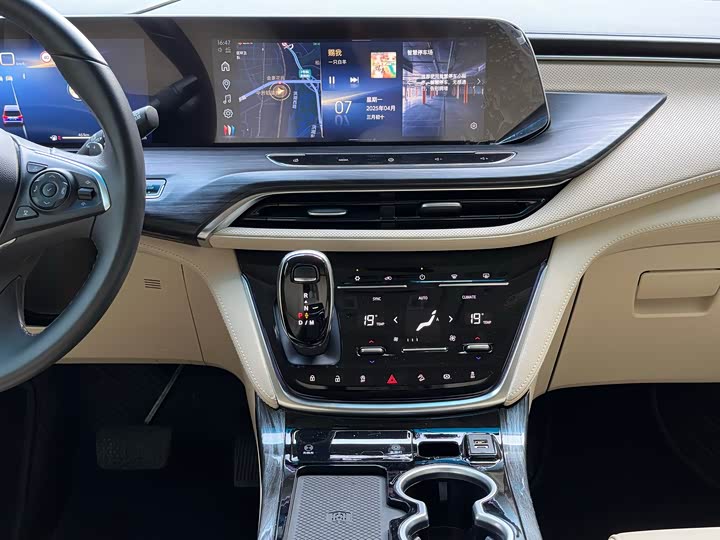 Фото 10 - Buick GL8 ES