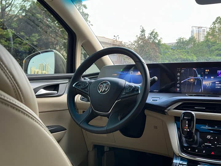 Фото 9 - Buick GL8 ES