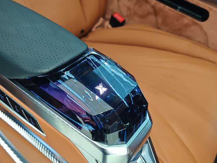 Фото 14 - Mercedes-Benz V-Class