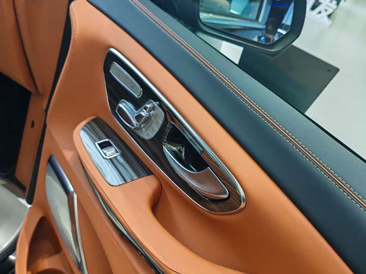 Фото 16 - Mercedes-Benz V-Class