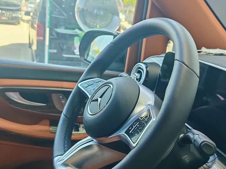 Фото 20 - Mercedes-Benz V-Class