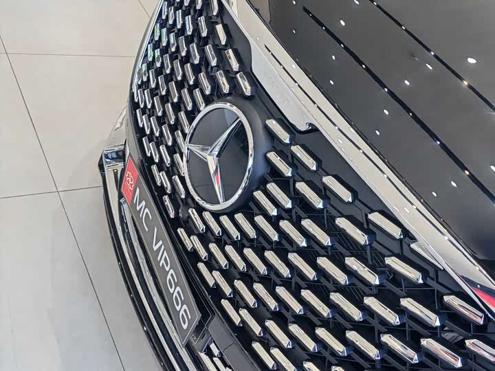 Фото 3 - Mercedes-Benz V-Class