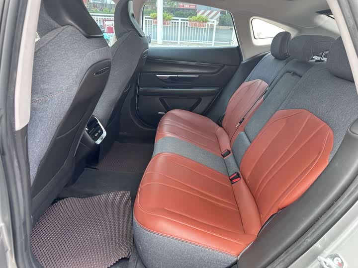 Фото 7 - XPeng P7