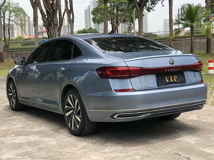 Фото 5 - Volkswagen Passat