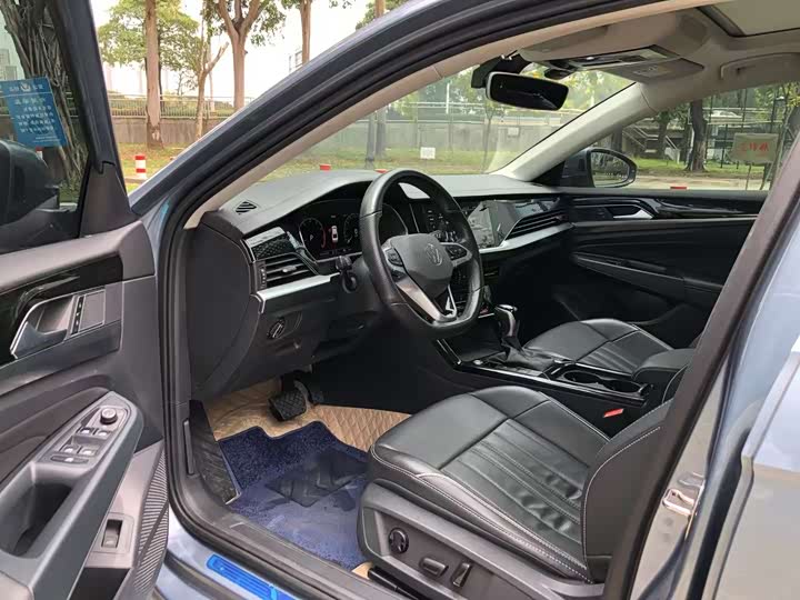 Фото 7 - Volkswagen Passat