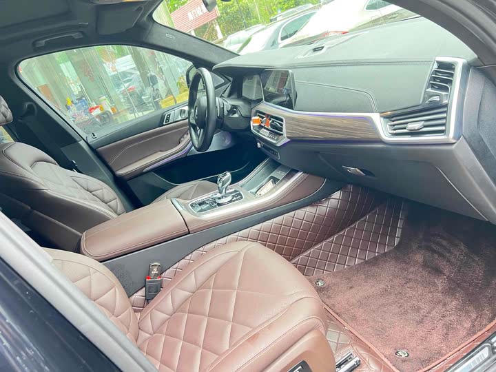 Фото 16 - BMW X5