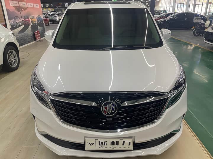 Фото 2 - Buick GL8 ES